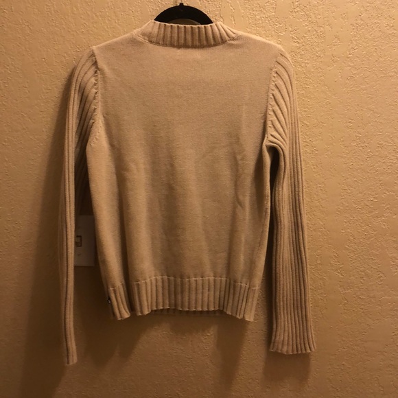 Beige sweater - Picture 2 of 5
